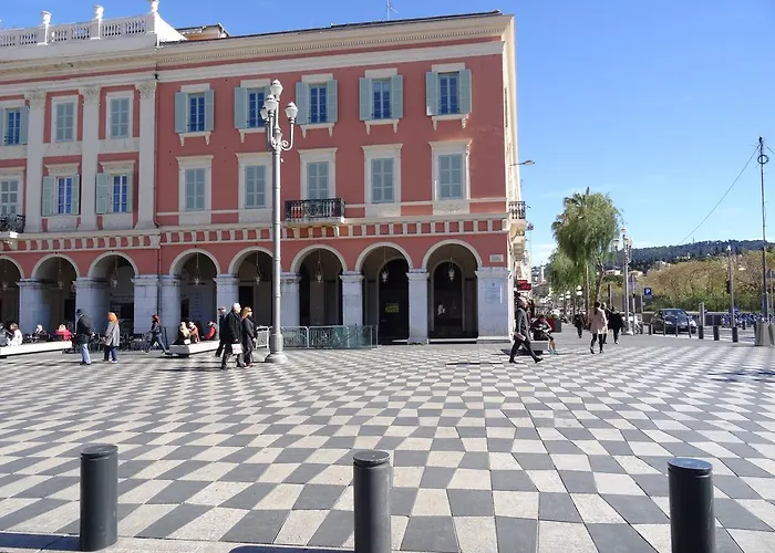 Nice Studio Sur Place Massena