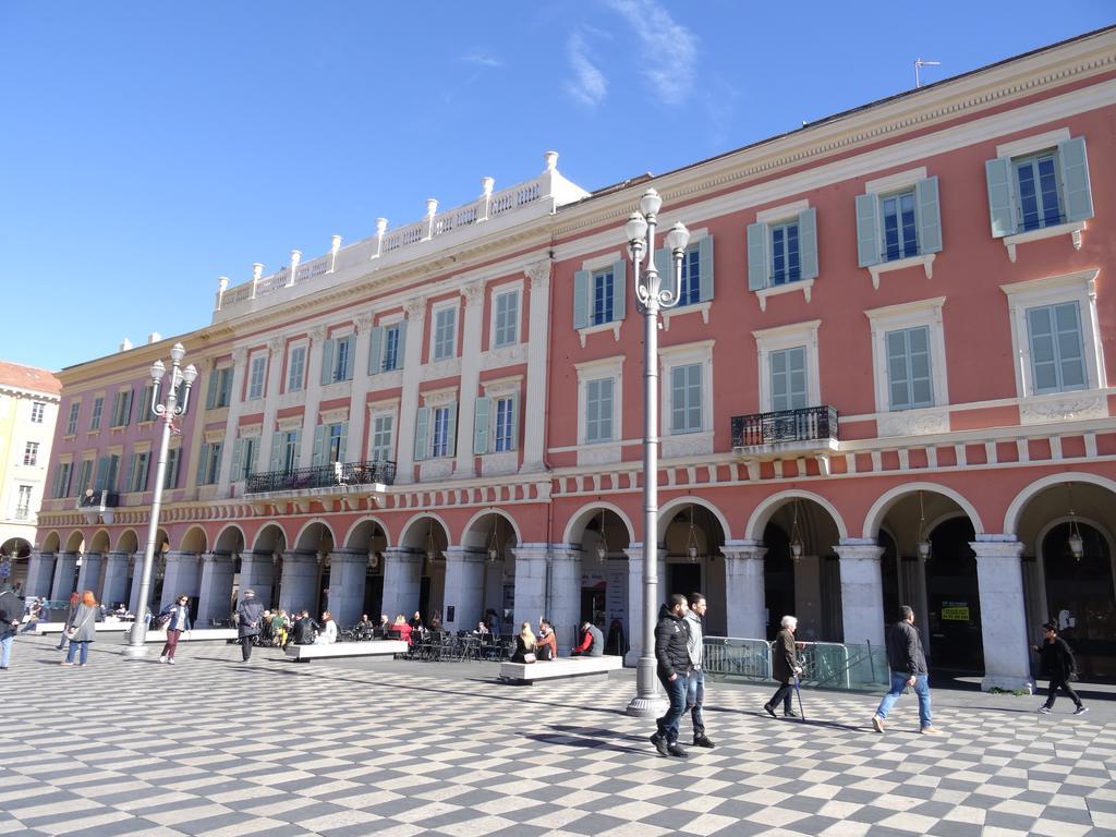 Studio Sur Place Massena Nizza